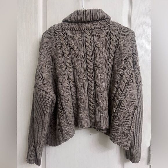 Love Tree Cropped Cable Knit Sweater size Large Brown Taupe - Picture 5 of 7